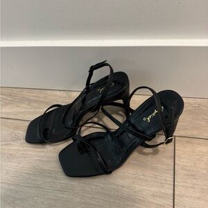 Qupid black heels size 9